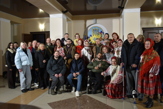 Різдвяне диво поруч: ветеранам, які проходять реабілітацію на Волині, подарували магію новорічного свята