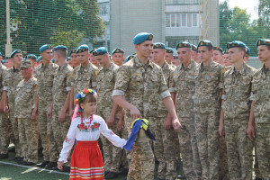 У Волинському обласному ліцеї з посиленою військово-фізичною підготовкою імені Героїв Небесної Сотні відсвяткували День знань - Фото 1
