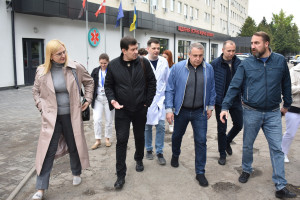 Профільний заступник голови ОДА ознайомився з роботою медичних закладів Володимирського району - Фото 1