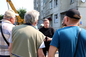 Масована атака на Волинь: влучання у житловий будинок у Луцьку та десятки постраждалих - Фото 1