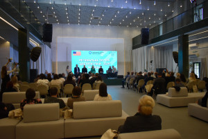 «Доступні ліки»: на Волині обговорили розвиток програми, розширення мережі аптек і нові інструменти для пацієнтів - Фото 1