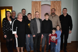 Волинь стала новим домом для родини з Дніпропетровщини, яка виховує дев’ятьох дітей - Фото 1