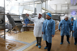 Т.в.о. начальника ОВА відвідав Рожищенський сироробний завод - Фото 1
